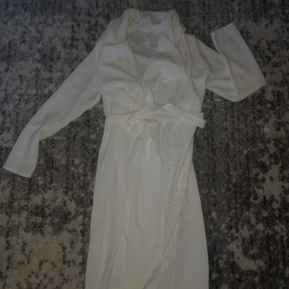 Primi robe style white duster💕😘💋💕😘💋 - Picture 3 of 8